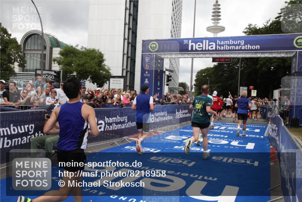 29.06.2025 - hella hamburg halbmarathon Michael Strokosch http://msf.ph/oto/8218958 29.06.2025 10:48:43 Ziel 1163, 1176, 2213, 4553, 5421, 9538, 10859, 11579, 14511, 15384, 15573, 17127, 18815 meine-sportfotos.de