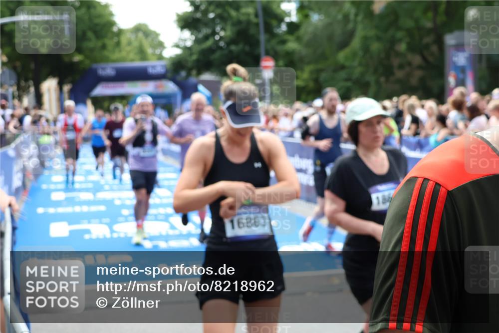 29.06.2025 - hella hamburg halbmarathon Zöllner http://msf.ph/oto/8218962 29.06.2025 11:25:13 Ziel 1131, 3837, 5429, 6899, 8206, 8207, 9788, 11634, 12500, 13366, 13386, 13584, 14240, 15180, 16991, 17699, 18007 meine-sportfotos.de