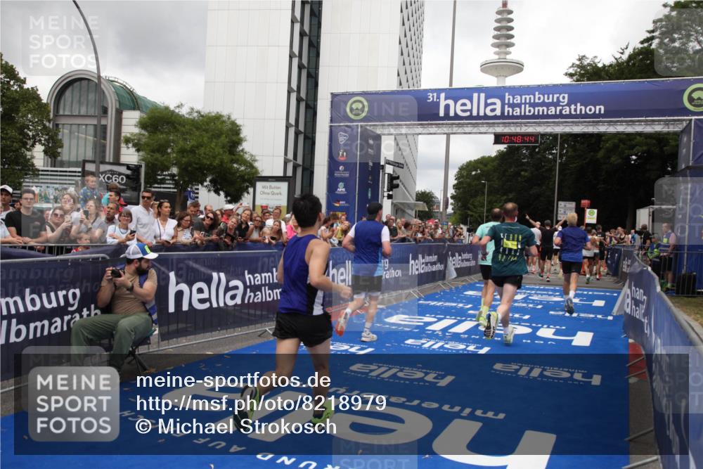 29.06.2025 - hella hamburg halbmarathon Michael Strokosch http://msf.ph/oto/8218979 29.06.2025 10:48:43 Ziel 1163, 1176, 2213, 4553, 5421, 9538, 10859, 11579, 14511, 15384, 15573, 17127, 18815 meine-sportfotos.de