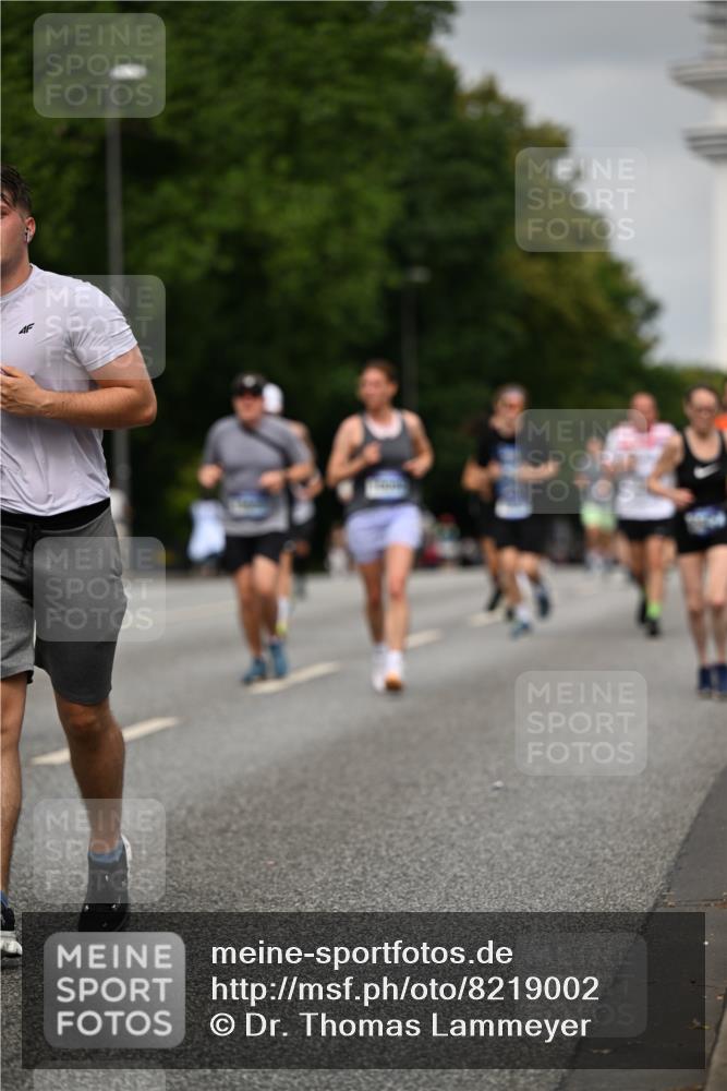 29.06.2025 - hella hamburg halbmarathon Dr. Thomas Lammeyer http://msf.ph/oto/8219002 29.06.2025 10:12:56 Kennedybrücke 1147, 1188, 1823, 2427, 2978, 3762, 4859, 5885, 6590, 6674, 7198, 7348, 7453, 9457, 9718, 9823, 9951, 9958, 10035, 10092, 10194, 10609, 10857 meine-sportfotos.de