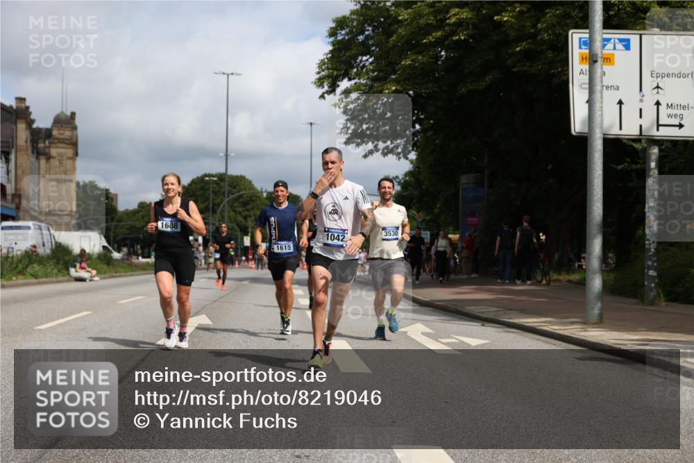 29.06.2025 - hella hamburg halbmarathon Yannick Fuchs http://msf.ph/oto/8219046 29.06.2025 10:33:00 20KM 1042, 1615, 1688, 1710, 2262, 2296, 2745, 2849, 3014, 3530, 4148, 5091, 5248, 6095, 7110, 7229, 8002, 8091, 11049, 11379, 12915, 13755, 14688, 14992, 16075, 17154, 17623, 17722, 18276, 18529, 18584, 18761 meine-sportfotos.de
