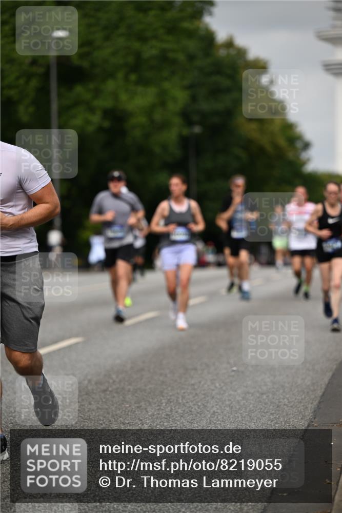 29.06.2025 - hella hamburg halbmarathon Dr. Thomas Lammeyer http://msf.ph/oto/8219055 29.06.2025 10:12:56 Kennedybrücke 1147, 1188, 1823, 2427, 2978, 3762, 4859, 5885, 6590, 6674, 7198, 7348, 7453, 9457, 9718, 9823, 9951, 9958, 10035, 10092, 10194, 10609, 10857 meine-sportfotos.de