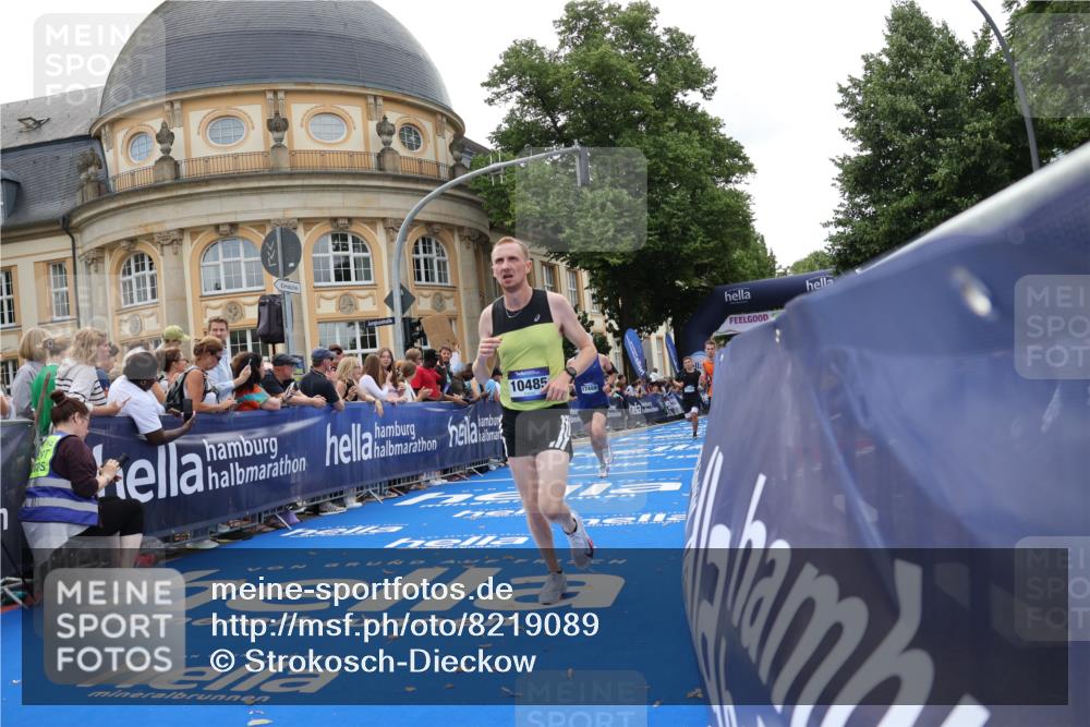 29.06.2025 - hella hamburg halbmarathon Strokosch-Dieckow http://msf.ph/oto/8219089 29.06.2025 10:28:03 Ziel 10106, 10485, 12189, 13383, 14757, 15883, 17488 meine-sportfotos.de