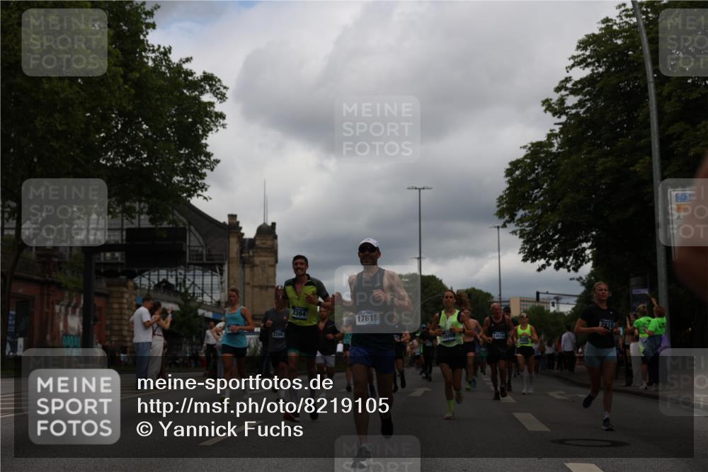 29.06.2025 - hella hamburg halbmarathon Yannick Fuchs http://msf.ph/oto/8219105 29.06.2025 10:45:57 20KM 2287, 2364, 2396, 2397, 2595, 2670, 2818, 4140, 4814, 5008, 5102, 6286, 6390, 6657, 6776, 7409, 7724, 7732, 7786, 8371, 8413, 8661, 8710, 8856, 9074, 9082, 9656, 9869, 10115, 11551, 11791, 12224, 12367, 12580, 13015, 13047, 13051, 13726, 13792, 14122, 14561, 14865, 15356, 15643, 15727, 15829, 15831, 16003, 16179, 16591, 17033, 17682, 17815, 17962, 17978, 17997, 18019, 18475, 18869, 18982 meine-sportfotos.de