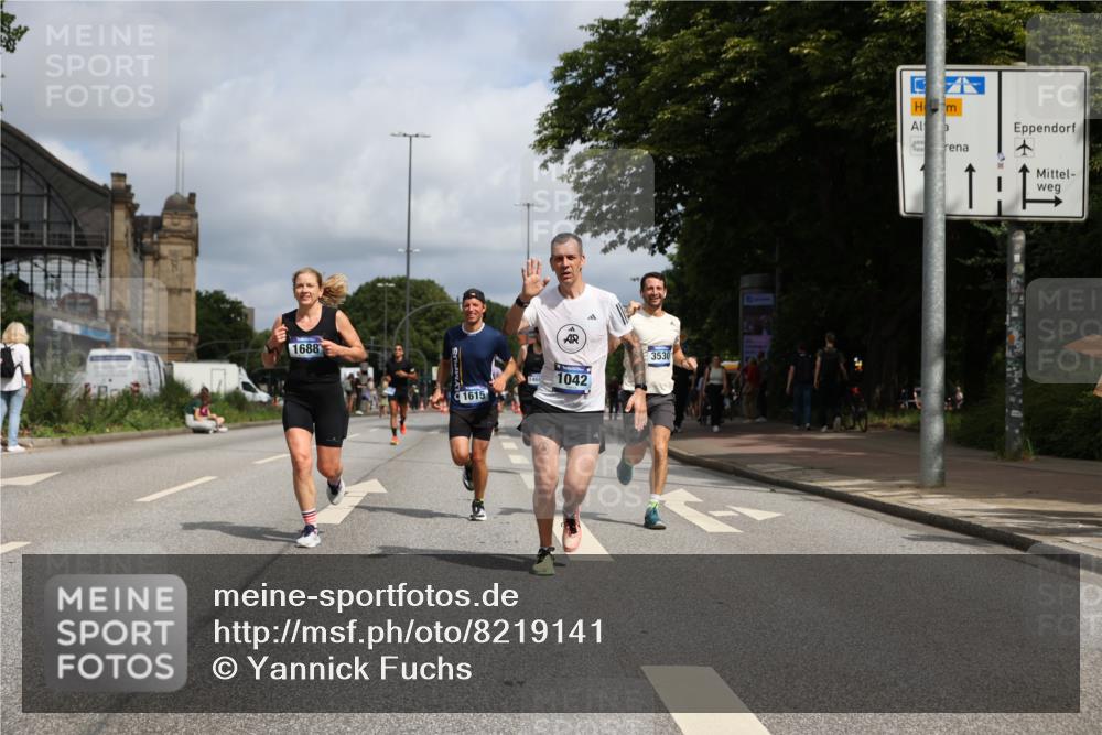 29.06.2025 - hella hamburg halbmarathon Yannick Fuchs http://msf.ph/oto/8219141 29.06.2025 10:33:00 20KM 1042, 1615, 1688, 1710, 2262, 2296, 2745, 2849, 3014, 3530, 4148, 5091, 5248, 6095, 7110, 7229, 8002, 8091, 11049, 11379, 12915, 13755, 14688, 14992, 16075, 17154, 17623, 17722, 18276, 18529, 18584, 18761 meine-sportfotos.de