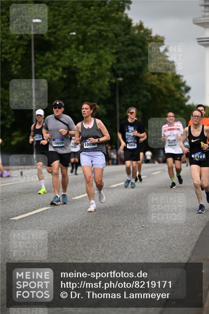 29.06.2025 - hella hamburg halbmarathon Dr. Thomas Lammeyer http://msf.ph/oto/8219171 29.06.2025 10:12:57 Kennedybrücke 1147, 1188, 1823, 2427, 2978, 3762, 4592, 4859, 5885, 6590, 6674, 7198, 7348, 7453, 9457, 9718, 9823, 9951, 9958, 10035, 10092, 10194, 10609, 10857 meine-sportfotos.de