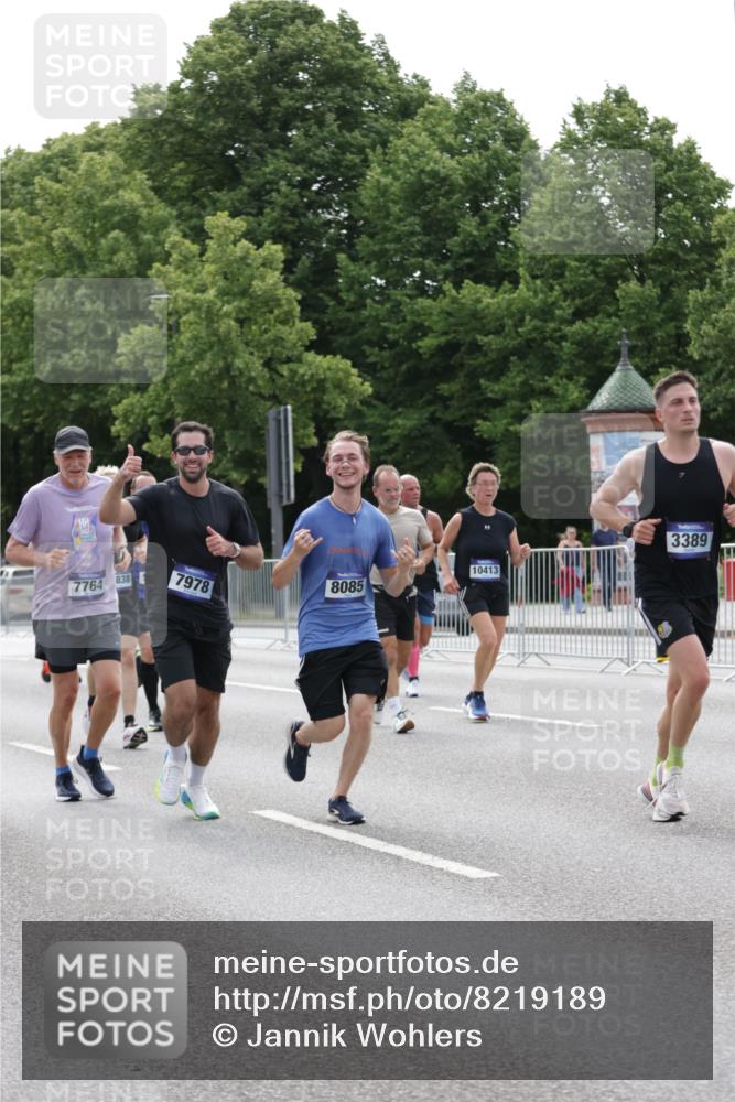 29.06.2025 - hella hamburg halbmarathon Jannik Wohlers http://msf.ph/oto/8219189 29.06.2025 10:27:16 Lombardsbrücke 2080, 3389, 4372, 5285, 6214, 7764, 7978, 8085, 9688, 10158, 10412, 10413, 12500, 13043, 14206, 16838, 17427, 17791, 18012, 18301, 18626, 18766 meine-sportfotos.de