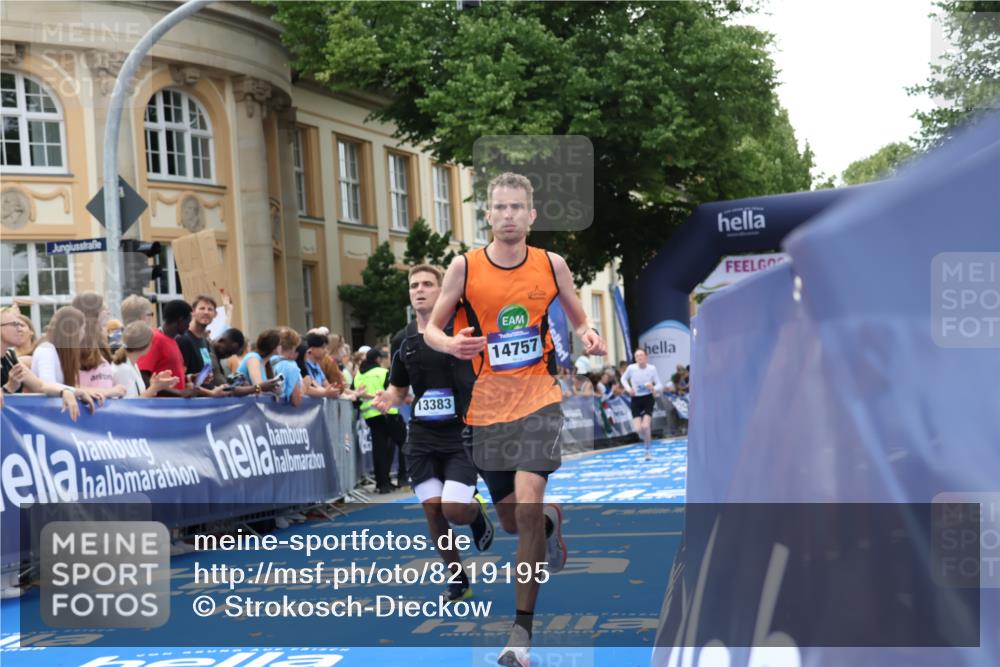 29.06.2025 - hella hamburg halbmarathon Strokosch-Dieckow http://msf.ph/oto/8219195 29.06.2025 10:28:05 Ziel 10485, 12189, 13383, 14757, 15883, 17488 meine-sportfotos.de