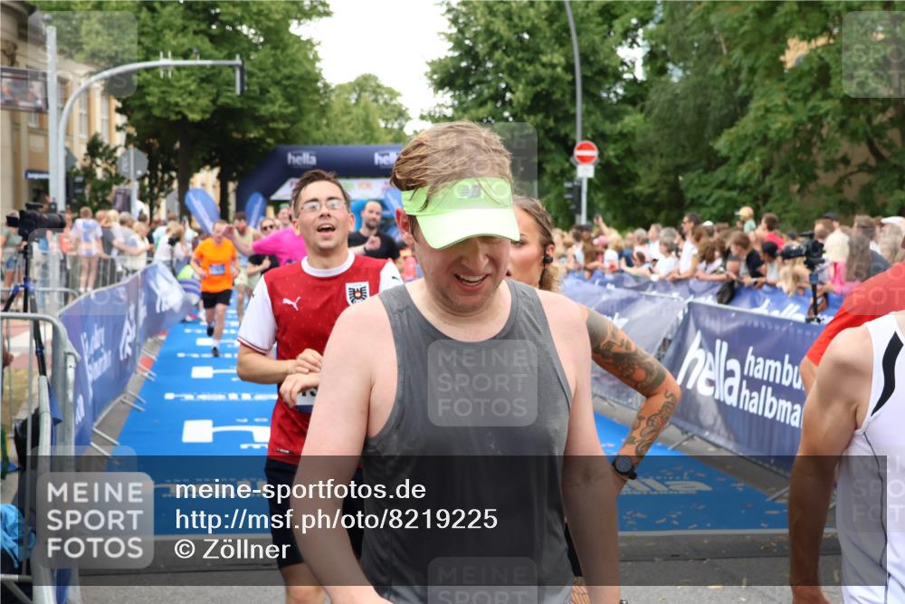 29.06.2025 - hella hamburg halbmarathon Zöllner http://msf.ph/oto/8219225 29.06.2025 10:52:04 Ziel 4033, 5336, 6390, 7130, 7409, 7724, 8413, 8977, 10057, 15356, 15506, 16179, 17978, 18869 meine-sportfotos.de