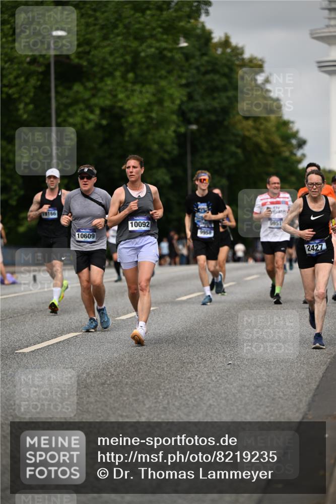 29.06.2025 - hella hamburg halbmarathon Dr. Thomas Lammeyer http://msf.ph/oto/8219235 29.06.2025 10:12:57 Kennedybrücke 1147, 1188, 1823, 2427, 2978, 3762, 4592, 4859, 5885, 6590, 6674, 7198, 7348, 7453, 9457, 9718, 9823, 9951, 9958, 10035, 10092, 10194, 10609, 10857 meine-sportfotos.de