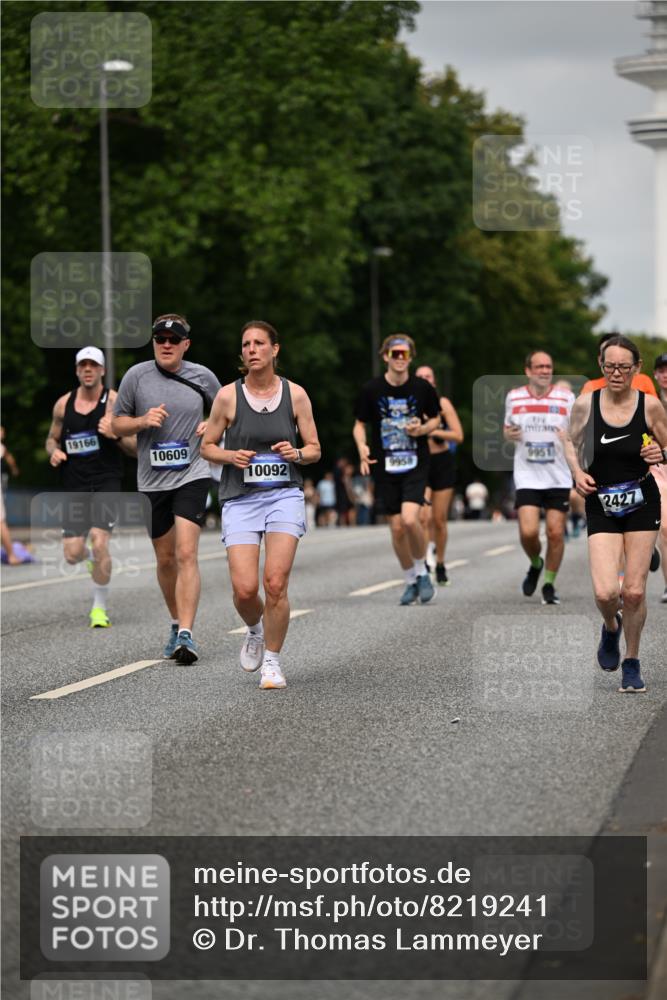 29.06.2025 - hella hamburg halbmarathon Dr. Thomas Lammeyer http://msf.ph/oto/8219241 29.06.2025 10:12:57 Kennedybrücke 1147, 1188, 1823, 2427, 2978, 3762, 4592, 4859, 5885, 6590, 6674, 7198, 7348, 7453, 9457, 9718, 9823, 9951, 9958, 10035, 10092, 10194, 10609, 10857 meine-sportfotos.de