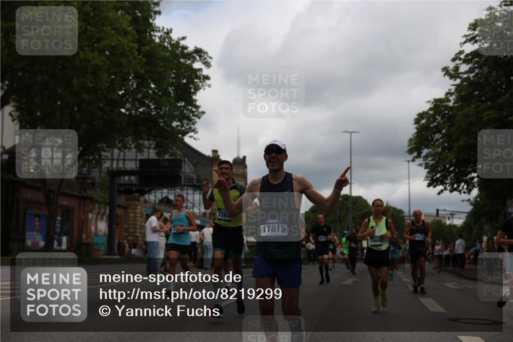 29.06.2025 - hella hamburg halbmarathon Yannick Fuchs http://msf.ph/oto/8219299 29.06.2025 10:45:58 20KM 2287, 2364, 2396, 2397, 2595, 2670, 2818, 4140, 4814, 5008, 5102, 5482, 6286, 6390, 6657, 6776, 7409, 7724, 7732, 7786, 8371, 8413, 8661, 8710, 8856, 9074, 9082, 9656, 9869, 10115, 11551, 11791, 12224, 12367, 12580, 13015, 13047, 13051, 13726, 13792, 14122, 14561, 14865, 15356, 15643, 15727, 15829, 15831, 16003, 16179, 16591, 17033, 17682, 17815, 17962, 17978, 17997, 18019, 18475, 18869, 18982 meine-sportfotos.de