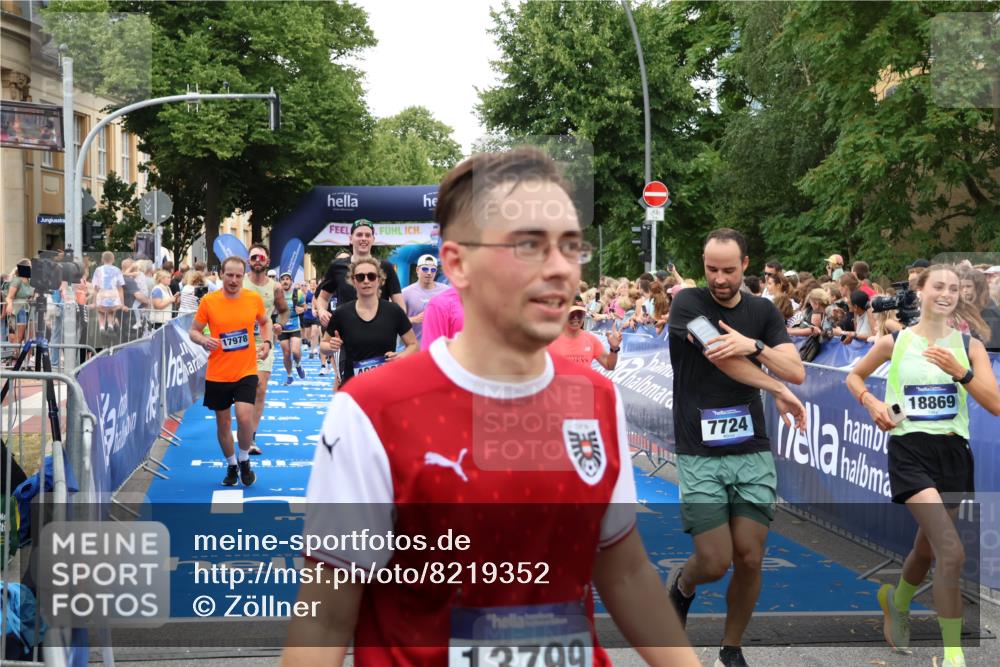 29.06.2025 - hella hamburg halbmarathon Zöllner http://msf.ph/oto/8219352 29.06.2025 10:52:06 Ziel 2595, 4033, 5336, 5378, 6390, 7130, 7409, 7724, 7732, 8413, 8977, 10057, 12580, 15356, 15506, 15829, 16179, 16666, 17978, 18869 meine-sportfotos.de