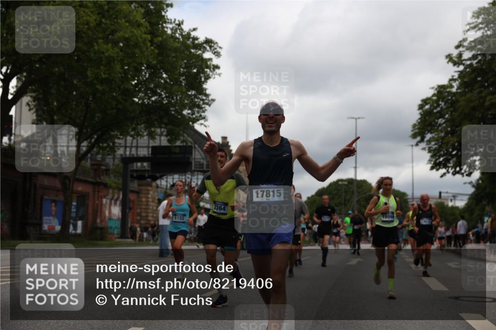 29.06.2025 - hella hamburg halbmarathon Yannick Fuchs http://msf.ph/oto/8219406 29.06.2025 10:45:58 20KM 2287, 2364, 2396, 2397, 2595, 2670, 2818, 4140, 4814, 5008, 5102, 5482, 6286, 6390, 6657, 6776, 7409, 7724, 7732, 7786, 8371, 8413, 8661, 8710, 8856, 9074, 9082, 9656, 9869, 10115, 11551, 11791, 12224, 12367, 12580, 13015, 13047, 13051, 13726, 13792, 14122, 14561, 14865, 15356, 15643, 15727, 15829, 15831, 16003, 16179, 16591, 17033, 17682, 17815, 17962, 17978, 17997, 18019, 18475, 18869, 18982 meine-sportfotos.de