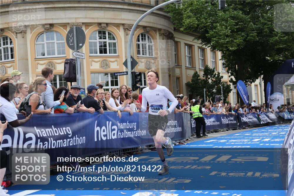29.06.2025 - hella hamburg halbmarathon Strokosch-Dieckow http://msf.ph/oto/8219422 29.06.2025 10:28:09 Ziel 7389, 13383, 14757, 15883 meine-sportfotos.de