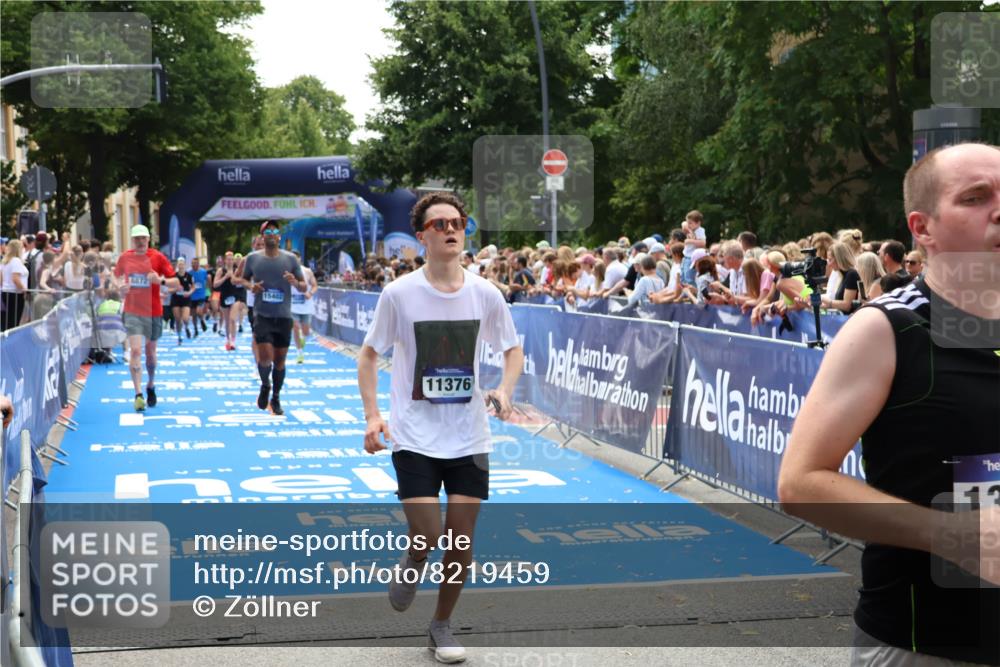 29.06.2025 - hella hamburg halbmarathon Zöllner http://msf.ph/oto/8219459 29.06.2025 11:25:24 Ziel 4131, 6872, 7519, 10977, 11376, 15402, 15404, 17027, 17052, 18698, 19180 meine-sportfotos.de