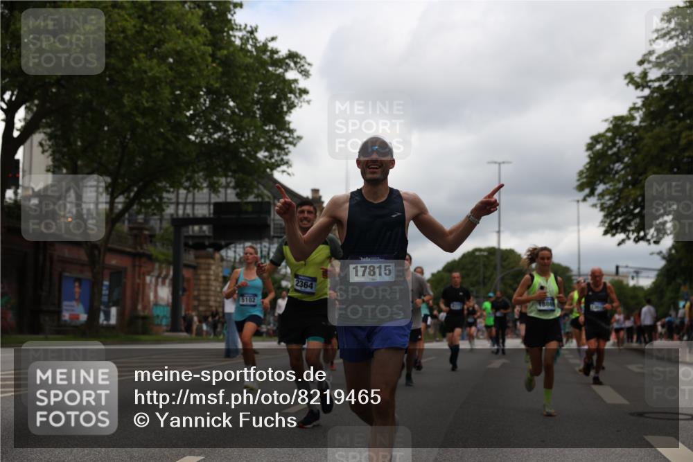 29.06.2025 - hella hamburg halbmarathon Yannick Fuchs http://msf.ph/oto/8219465 29.06.2025 10:45:58 20KM 2287, 2364, 2396, 2397, 2595, 2670, 2818, 4140, 4814, 5008, 5102, 5482, 6286, 6390, 6657, 6776, 7409, 7724, 7732, 7786, 8371, 8413, 8661, 8710, 8856, 9074, 9082, 9656, 9869, 10115, 11551, 11791, 12224, 12367, 12580, 13015, 13047, 13051, 13726, 13792, 14122, 14561, 14865, 15356, 15643, 15727, 15829, 15831, 16003, 16179, 16591, 17033, 17682, 17815, 17962, 17978, 17997, 18019, 18475, 18869, 18982 meine-sportfotos.de