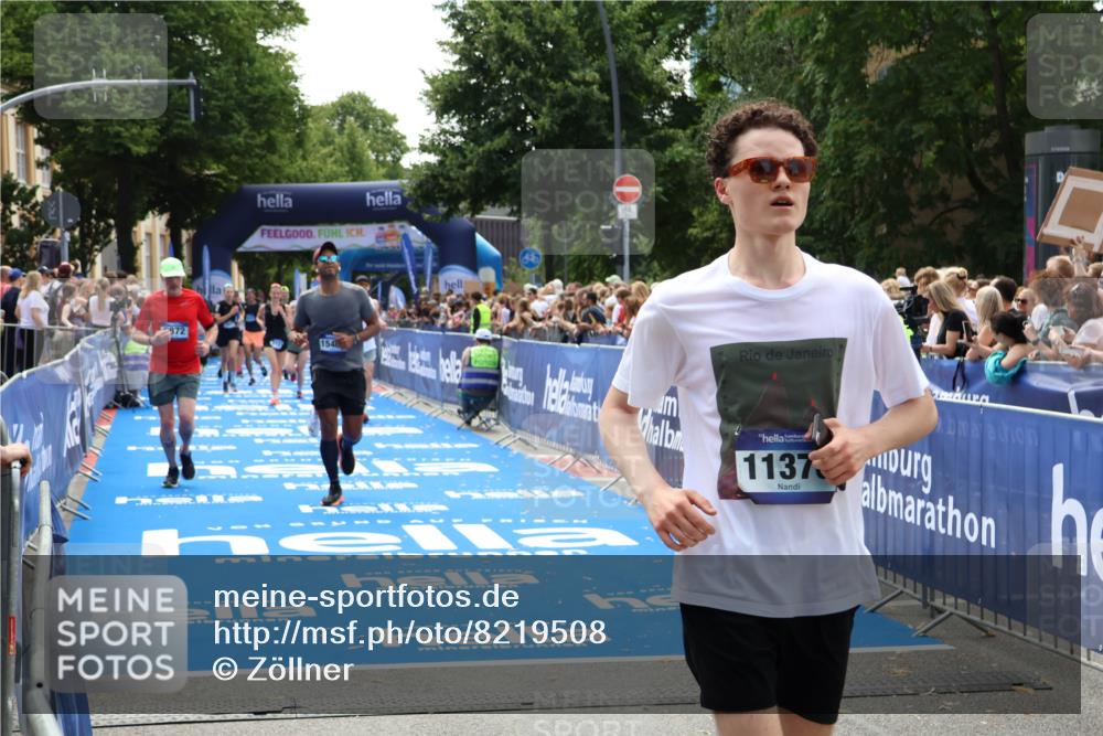 29.06.2025 - hella hamburg halbmarathon Zöllner http://msf.ph/oto/8219508 29.06.2025 11:25:25 Ziel 4131, 6872, 7519, 10977, 15402, 15404, 17027, 17052, 18698, 19180 meine-sportfotos.de