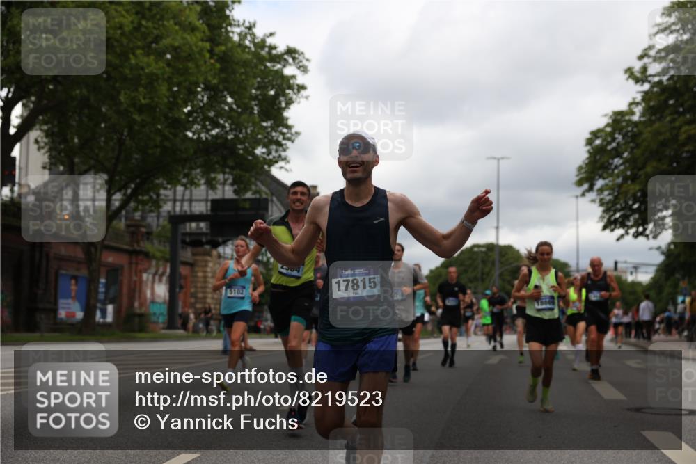 29.06.2025 - hella hamburg halbmarathon Yannick Fuchs http://msf.ph/oto/8219523 29.06.2025 10:45:58 20KM 2287, 2364, 2396, 2397, 2595, 2670, 2818, 4140, 4814, 5008, 5102, 5482, 6286, 6390, 6657, 6776, 7409, 7724, 7732, 7786, 8371, 8413, 8661, 8710, 8856, 9074, 9082, 9656, 9869, 10115, 11551, 11791, 12224, 12367, 12580, 13015, 13047, 13051, 13726, 13792, 14122, 14561, 14865, 15356, 15643, 15727, 15829, 15831, 16003, 16179, 16591, 17033, 17682, 17815, 17962, 17978, 17997, 18019, 18475, 18869, 18982 meine-sportfotos.de