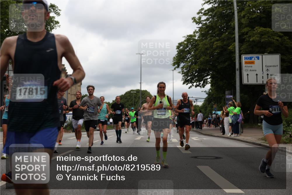 29.06.2025 - hella hamburg halbmarathon Yannick Fuchs http://msf.ph/oto/8219589 29.06.2025 10:45:59 20KM 2287, 2364, 2396, 2397, 2595, 2670, 2818, 4140, 4814, 5008, 5102, 5482, 6286, 6390, 6657, 6776, 7409, 7724, 7732, 7786, 8371, 8413, 8661, 8710, 9074, 9082, 10115, 11551, 11791, 12224, 12367, 12580, 13015, 13047, 13051, 13792, 14122, 14561, 14865, 15356, 15643, 15727, 15829, 15831, 16003, 16179, 16357, 16591, 17033, 17682, 17815, 17962, 17978, 17997, 18019, 18475, 18869, 18982 meine-sportfotos.de