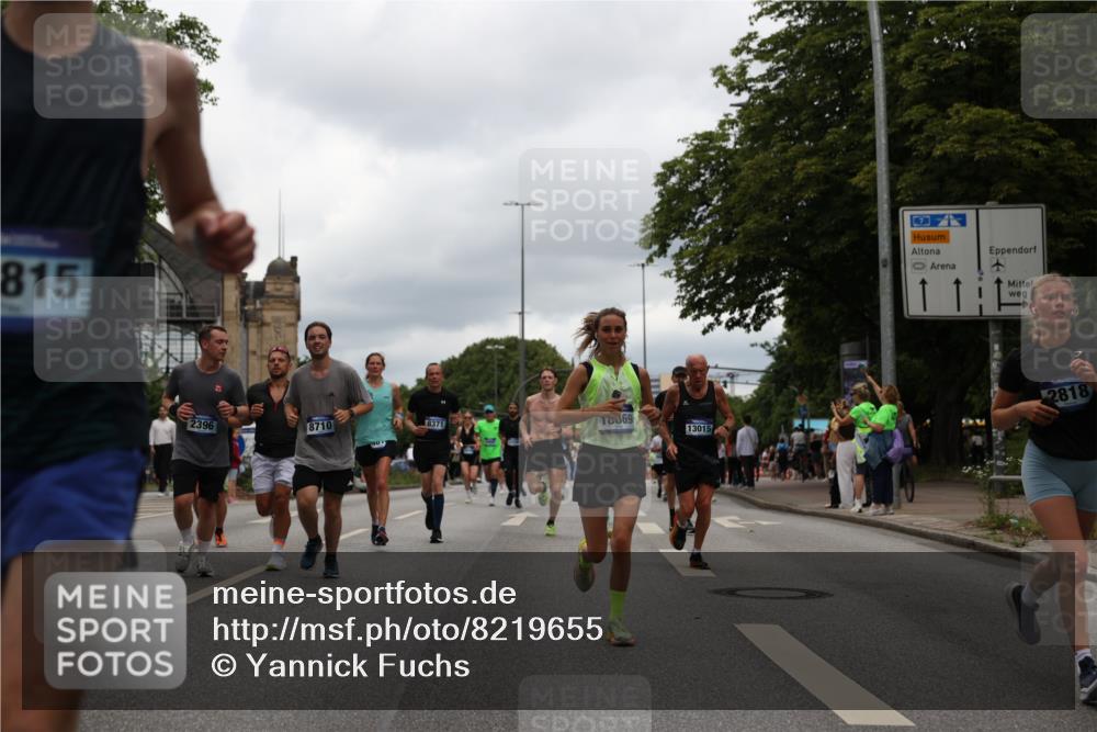 29.06.2025 - hella hamburg halbmarathon Yannick Fuchs http://msf.ph/oto/8219655 29.06.2025 10:45:59 20KM 2287, 2364, 2396, 2397, 2595, 2670, 2818, 4140, 4814, 5008, 5102, 5482, 6286, 6390, 6657, 6776, 7409, 7724, 7732, 7786, 8371, 8413, 8661, 8710, 9074, 9082, 10115, 11551, 11791, 12224, 12367, 12580, 13015, 13047, 13051, 13792, 14122, 14561, 14865, 15356, 15643, 15727, 15829, 15831, 16003, 16179, 16357, 16591, 17033, 17682, 17815, 17962, 17978, 17997, 18019, 18475, 18869, 18982 meine-sportfotos.de