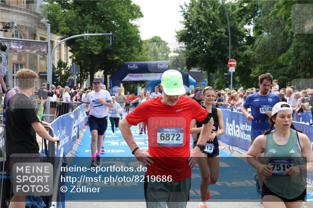 29.06.2025 - hella hamburg halbmarathon Zöllner http://msf.ph/oto/8219686 29.06.2025 11:25:31 Ziel 4113, 4131, 4793, 5035, 5041, 6676, 7519, 9642, 13206, 14055, 15608, 16487, 17027, 17052, 18698, 19180 meine-sportfotos.de