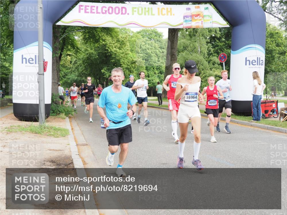 29.06.2025 - hella hamburg halbmarathon MichiJ http://msf.ph/oto/8219694 29.06.2025 10:24:10 Zwischen KM18-KM19 1344, 4050, 4740, 7466, 7867, 8901, 10771, 12204, 13343, 14952, 15390, 16964, 18419 meine-sportfotos.de