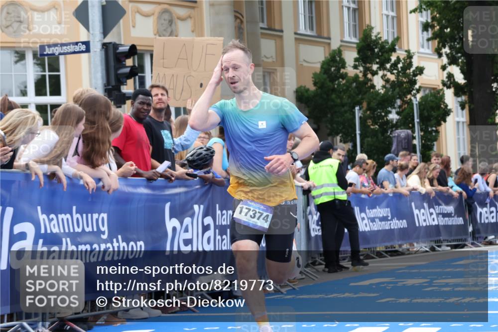 29.06.2025 - hella hamburg halbmarathon Strokosch-Dieckow http://msf.ph/oto/8219773 29.06.2025 10:28:31 Ziel 5328, 10222, 17213, 17374 meine-sportfotos.de