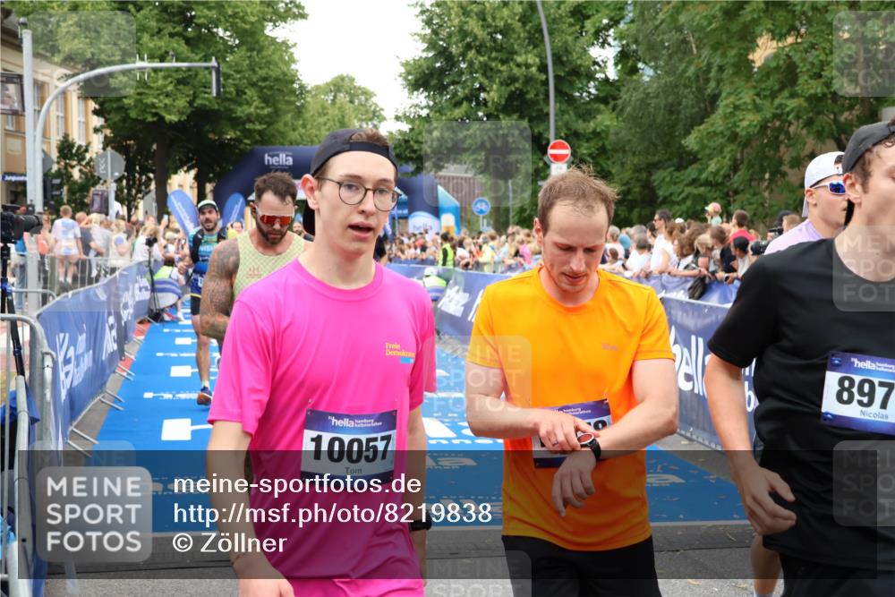 29.06.2025 - hella hamburg halbmarathon Zöllner http://msf.ph/oto/8219838 29.06.2025 10:52:09 Ziel 1482, 2397, 2595, 5093, 5336, 5378, 7732, 12580, 13726, 14248, 15356, 15506, 15829, 16179, 16666, 17033, 18801 meine-sportfotos.de