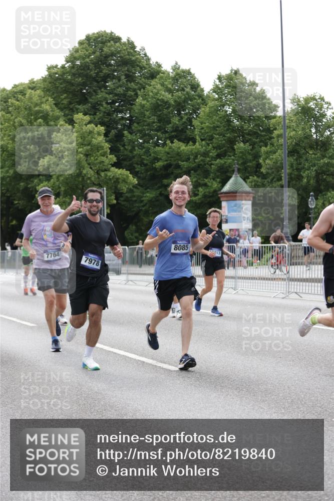 29.06.2025 - hella hamburg halbmarathon Jannik Wohlers http://msf.ph/oto/8219840 29.06.2025 10:27:16 Lombardsbrücke 2080, 3389, 4372, 5285, 6214, 7764, 7978, 8085, 9688, 10158, 10412, 10413, 12500, 13043, 14206, 16838, 17427, 17791, 18012, 18301, 18626, 18766 meine-sportfotos.de