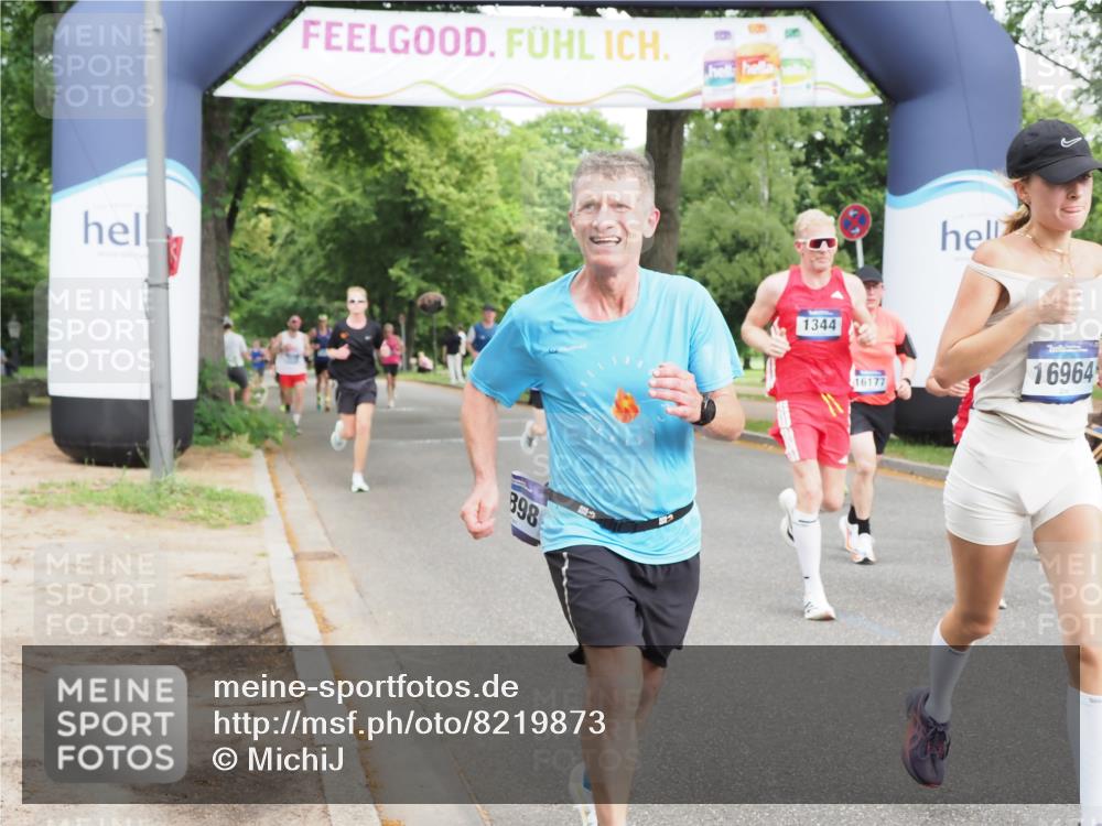 29.06.2025 - hella hamburg halbmarathon MichiJ http://msf.ph/oto/8219873 29.06.2025 10:24:11 Zwischen KM18-KM19 1344, 4050, 4740, 7466, 7867, 8901, 10771, 11898, 12204, 13343, 14952, 15390, 15991, 16964, 18419 meine-sportfotos.de
