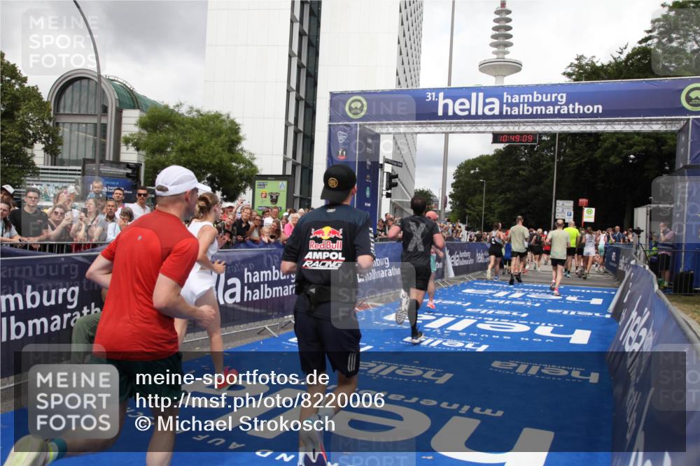 29.06.2025 - hella hamburg halbmarathon Michael Strokosch http://msf.ph/oto/8220006 29.06.2025 10:49:08 Ziel 1381, 1452, 4832, 4847, 4890, 7297, 8302, 8821, 9695, 13614, 13688, 16627, 17173, 17632, 18598 meine-sportfotos.de