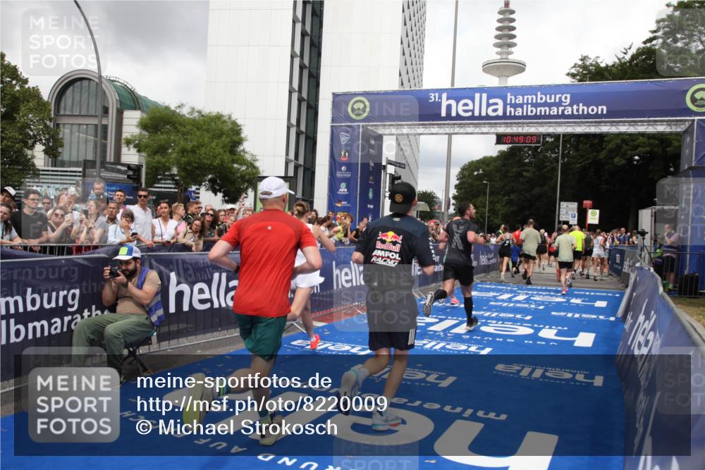 29.06.2025 - hella hamburg halbmarathon Michael Strokosch http://msf.ph/oto/8220009 29.06.2025 10:49:08 Ziel 1381, 1452, 4832, 4847, 4890, 7297, 8302, 8821, 9695, 13614, 13688, 16627, 17173, 17632, 18598 meine-sportfotos.de