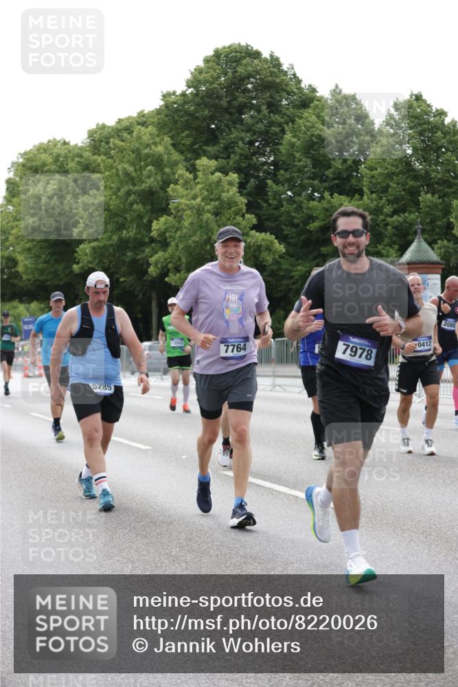 29.06.2025 - hella hamburg halbmarathon Jannik Wohlers http://msf.ph/oto/8220026 29.06.2025 10:27:17 Lombardsbrücke 2080, 3389, 4372, 5177, 5285, 6214, 7764, 7978, 8085, 9688, 10158, 10412, 10413, 13043, 14206, 16838, 17427, 17791, 18012, 18301, 18626, 18766 meine-sportfotos.de