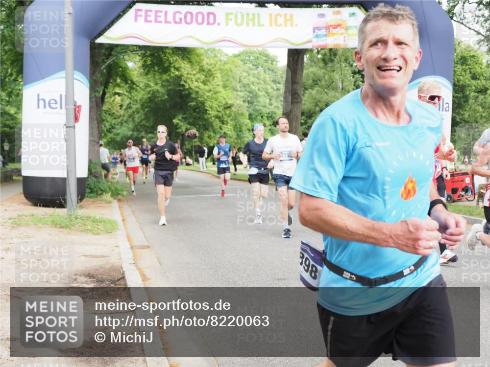 29.06.2025 - hella hamburg halbmarathon MichiJ http://msf.ph/oto/8220063 29.06.2025 10:24:11 Zwischen KM18-KM19 1344, 4050, 4740, 7466, 7867, 8901, 10771, 11898, 12204, 13343, 14952, 15390, 15991, 16964, 18419 meine-sportfotos.de