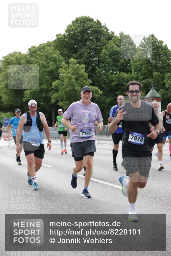29.06.2025 - hella hamburg halbmarathon Jannik Wohlers http://msf.ph/oto/8220101 29.06.2025 10:27:17 Lombardsbrücke 2080, 3389, 4372, 5177, 5285, 6214, 7764, 7978, 8085, 9688, 10158, 10412, 10413, 13043, 14206, 16838, 17427, 17791, 18012, 18301, 18626, 18766 meine-sportfotos.de
