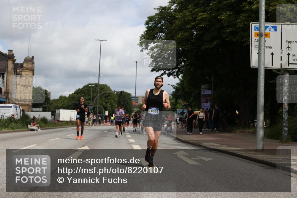 29.06.2025 - hella hamburg halbmarathon Yannick Fuchs http://msf.ph/oto/8220107 29.06.2025 10:33:02 20KM 1042, 1615, 1688, 1710, 2262, 2296, 2745, 2849, 3014, 3431, 3530, 4148, 5091, 5248, 6095, 6684, 7110, 7229, 8002, 8091, 11049, 11379, 12915, 13755, 14688, 14992, 15372, 16075, 17154, 17623, 17722, 18529, 18584, 18761 meine-sportfotos.de