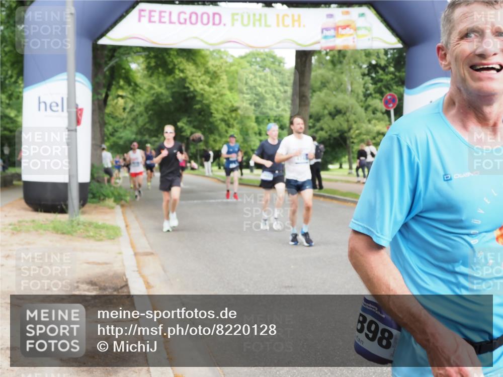 29.06.2025 - hella hamburg halbmarathon MichiJ http://msf.ph/oto/8220128 29.06.2025 10:24:12 Zwischen KM18-KM19 1344, 4050, 4740, 7466, 8901, 10771, 11898, 12204, 13343, 14952, 15390, 15991, 16964, 18419 meine-sportfotos.de