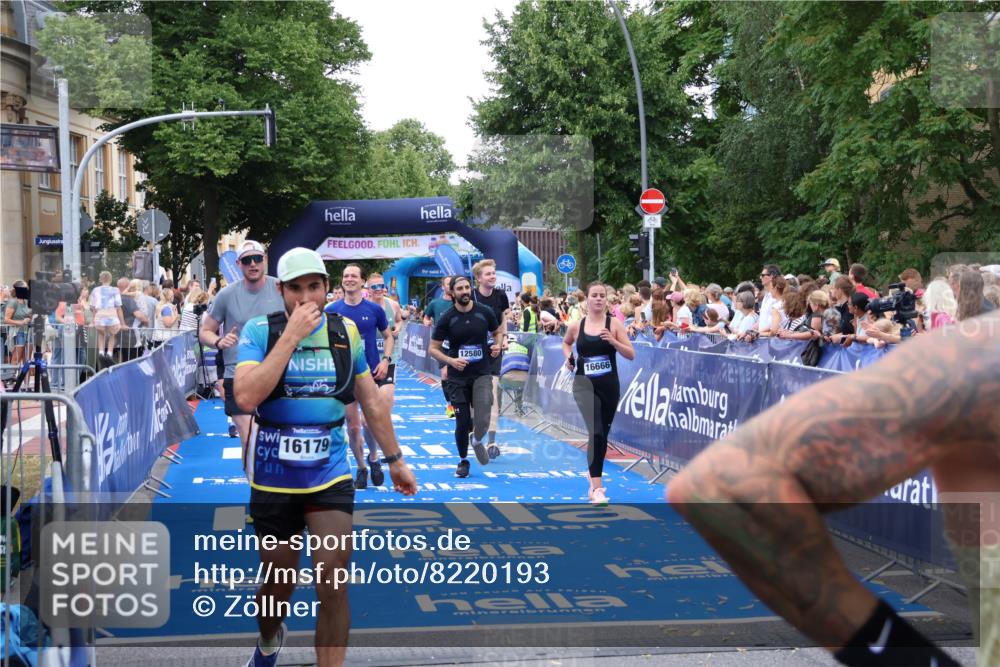 29.06.2025 - hella hamburg halbmarathon Zöllner http://msf.ph/oto/8220193 29.06.2025 10:52:12 Ziel 1482, 2397, 2595, 5032, 5093, 5378, 6897, 7732, 9082, 12135, 12580, 13726, 14248, 14300, 15275, 15829, 16003, 16179, 16320, 16591, 16666, 17033, 17130, 18475, 18801 meine-sportfotos.de