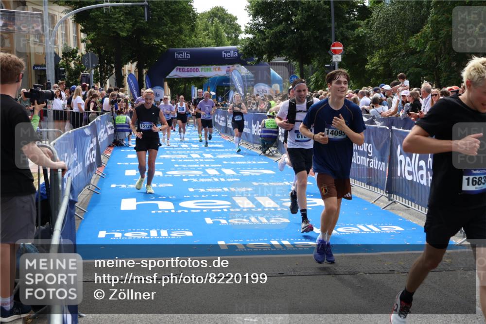 29.06.2025 - hella hamburg halbmarathon Zöllner http://msf.ph/oto/8220199 29.06.2025 11:25:46 Ziel 3247, 6160, 6287, 8127, 10172, 10754, 12996, 14095, 15129, 17593, 17594 meine-sportfotos.de