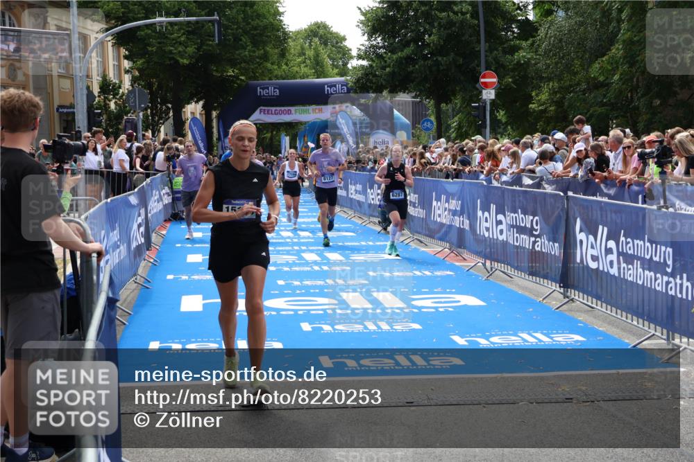 29.06.2025 - hella hamburg halbmarathon Zöllner http://msf.ph/oto/8220253 29.06.2025 11:25:48 Ziel 2925, 3247, 6287, 8127, 10167, 10172, 10754, 15129, 17593, 17594 meine-sportfotos.de