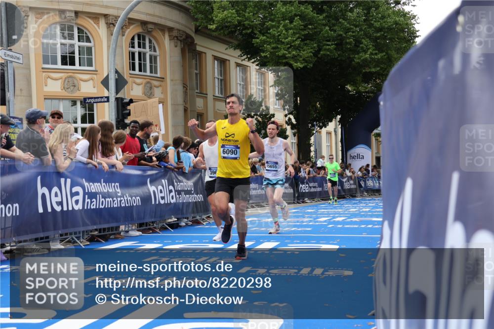 29.06.2025 - hella hamburg halbmarathon Strokosch-Dieckow http://msf.ph/oto/8220298 29.06.2025 10:28:44 Ziel 1953, 2604, 3968, 6090, 10222, 10486, 15655, 17213, 17428, 18763 meine-sportfotos.de