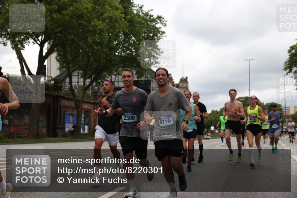 29.06.2025 - hella hamburg halbmarathon Yannick Fuchs http://msf.ph/oto/8220301 29.06.2025 10:46:00 20KM 2287, 2364, 2396, 2397, 2595, 2670, 2818, 4140, 4814, 5008, 5032, 5093, 5102, 5482, 6286, 6390, 6657, 6776, 7409, 7724, 7732, 7786, 8371, 8413, 8661, 8710, 9082, 10115, 11551, 11791, 12224, 12367, 12580, 13015, 13047, 13051, 13792, 14122, 14300, 14561, 14865, 15356, 15643, 15727, 15829, 15831, 16003, 16179, 16357, 16591, 17033, 17682, 17815, 17978, 17997, 18019, 18475, 18869, 18982 meine-sportfotos.de