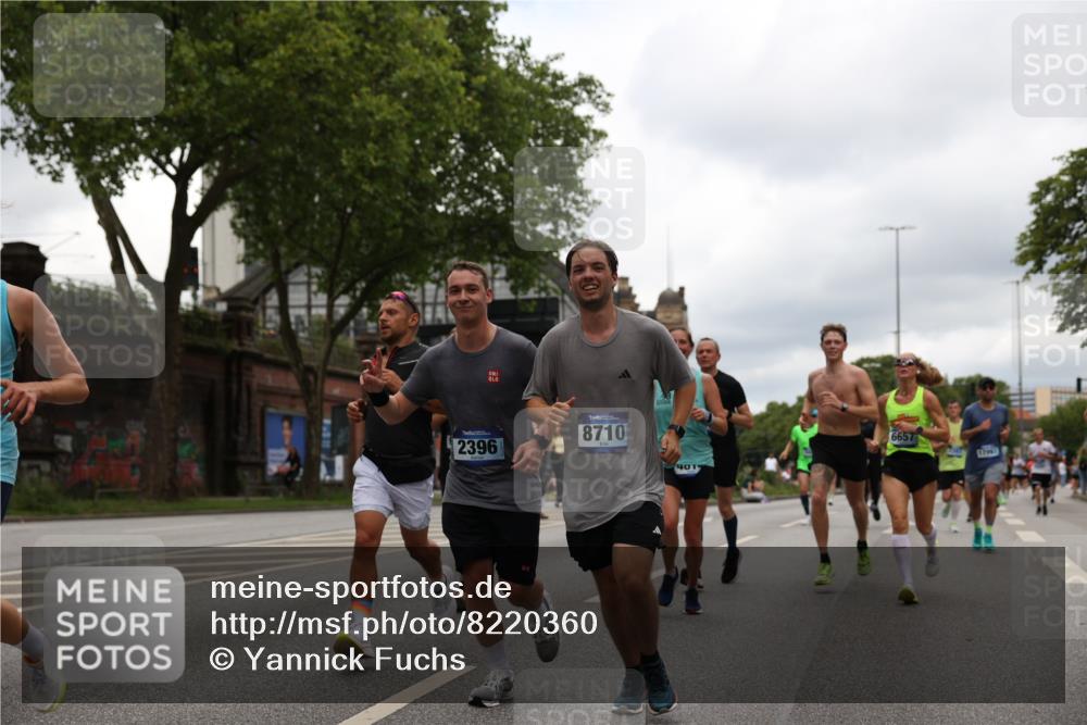 29.06.2025 - hella hamburg halbmarathon Yannick Fuchs http://msf.ph/oto/8220360 29.06.2025 10:46:00 20KM 2287, 2364, 2396, 2397, 2595, 2670, 2818, 4140, 4814, 5008, 5032, 5093, 5102, 5482, 6286, 6390, 6657, 6776, 7409, 7724, 7732, 7786, 8371, 8413, 8661, 8710, 9082, 10115, 11551, 11791, 12224, 12367, 12580, 13015, 13047, 13051, 13792, 14122, 14300, 14561, 14865, 15356, 15643, 15727, 15829, 15831, 16003, 16179, 16357, 16591, 17033, 17682, 17815, 17978, 17997, 18019, 18475, 18869, 18982 meine-sportfotos.de