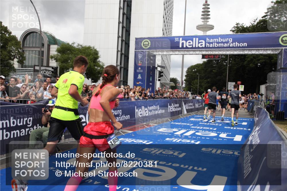 29.06.2025 - hella hamburg halbmarathon Michael Strokosch http://msf.ph/oto/8220381 29.06.2025 10:49:11 Ziel 4832, 4847, 4890, 6389, 7297, 8302, 10184, 13614, 15523, 16414, 16627, 16731, 17173, 17632, 18598, 18842 meine-sportfotos.de