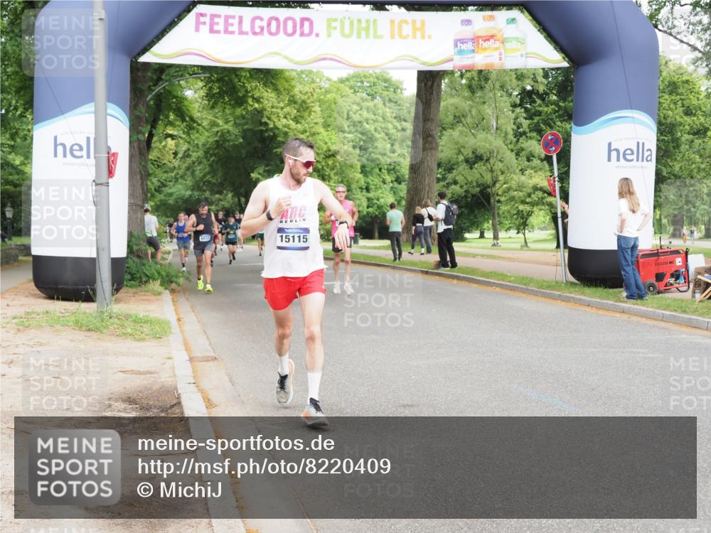 29.06.2025 - hella hamburg halbmarathon MichiJ http://msf.ph/oto/8220409 29.06.2025 10:24:16 Zwischen KM18-KM19 1344, 4050, 4740, 7466, 10771, 11559, 11898, 13419, 14603, 15115, 15991, 16964 meine-sportfotos.de