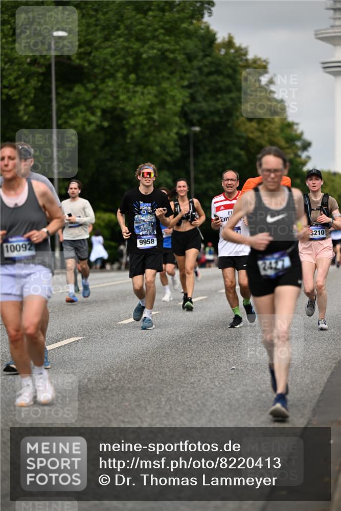 29.06.2025 - hella hamburg halbmarathon Dr. Thomas Lammeyer http://msf.ph/oto/8220413 29.06.2025 10:12:59 Kennedybrücke 1147, 1188, 1823, 2427, 2978, 3762, 4592, 4859, 5885, 6674, 7198, 7348, 9718, 9823, 9951, 9958, 10035, 10092, 10194, 10609, 10857 meine-sportfotos.de
