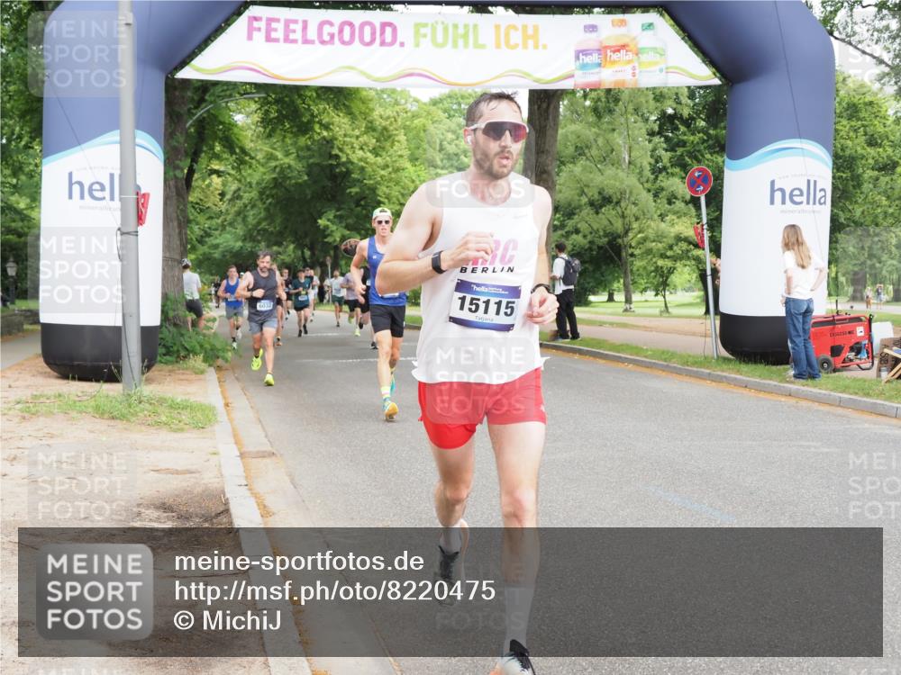 29.06.2025 - hella hamburg halbmarathon MichiJ http://msf.ph/oto/8220475 29.06.2025 10:24:17 Zwischen KM18-KM19 1344, 4050, 4740, 6032, 10771, 11559, 11898, 13419, 14603, 15115, 15991, 16964 meine-sportfotos.de