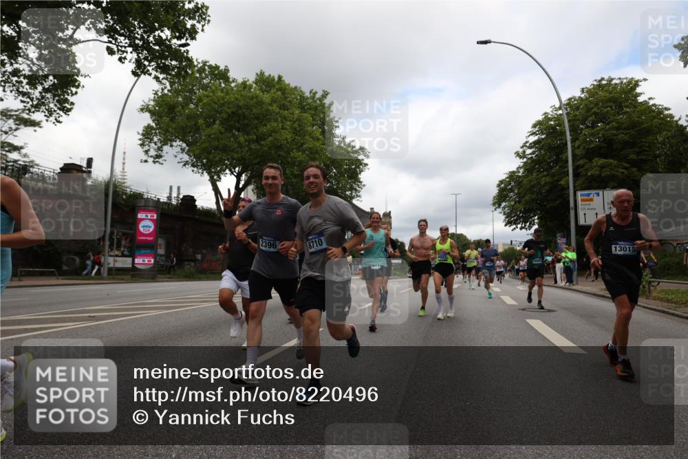 29.06.2025 - hella hamburg halbmarathon Yannick Fuchs http://msf.ph/oto/8220496 29.06.2025 10:46:01 20KM 2287, 2364, 2396, 2397, 2595, 2670, 2818, 4140, 4814, 5008, 5032, 5093, 5102, 5482, 6286, 6390, 6657, 7409, 7724, 7732, 7786, 8371, 8413, 8661, 8710, 9082, 10115, 11551, 11791, 12224, 12367, 12580, 13015, 13047, 13051, 13792, 14122, 14300, 14561, 14865, 15356, 15643, 15727, 15829, 15831, 16003, 16179, 16357, 16591, 17033, 17815, 17978, 17997, 18019, 18475, 18801, 18869, 18982 meine-sportfotos.de
