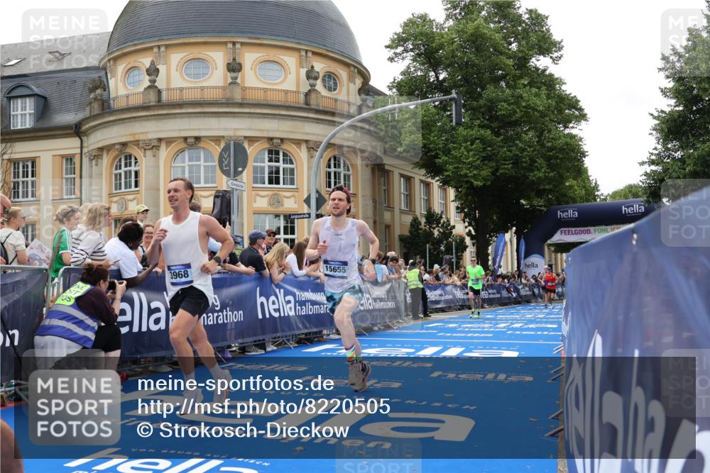 29.06.2025 - hella hamburg halbmarathon Strokosch-Dieckow http://msf.ph/oto/8220505 29.06.2025 10:28:45 Ziel 1953, 2604, 3968, 6090, 10486, 15655, 17428, 18763 meine-sportfotos.de